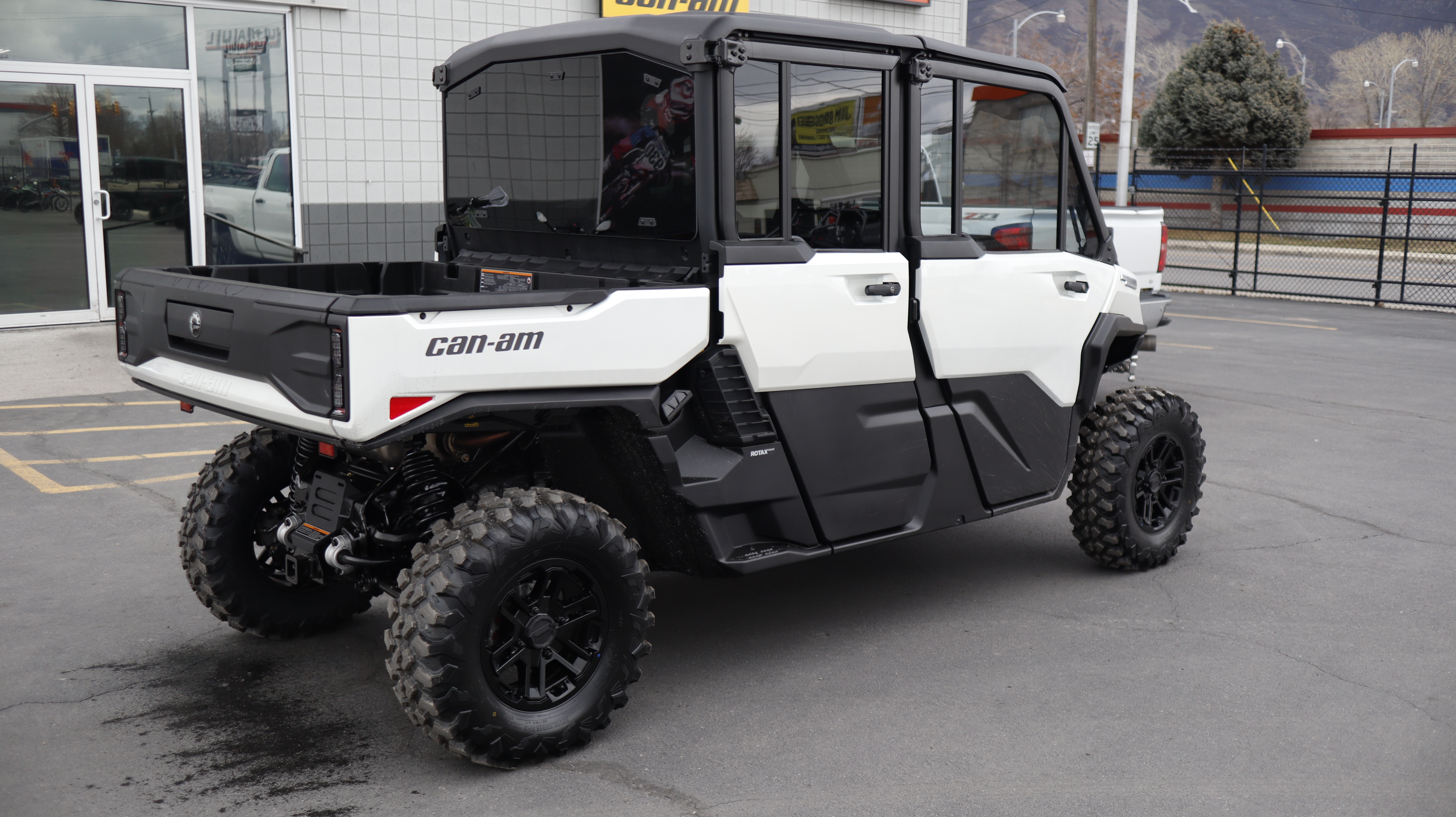 2027 CAN-AM Defender MAX Limited HD11 UTV