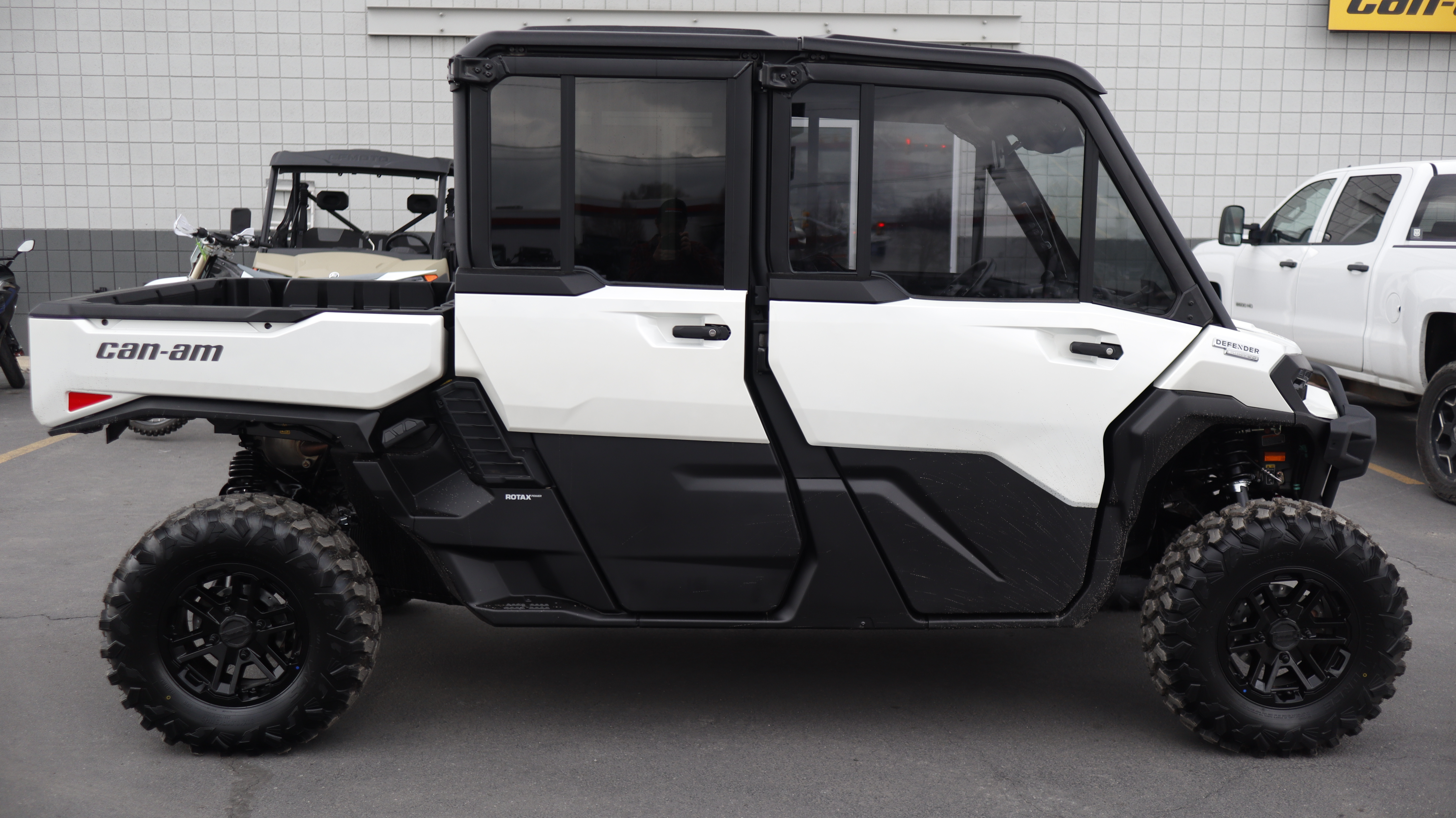 2027 CAN-AM Defender MAX Limited HD11 UTV