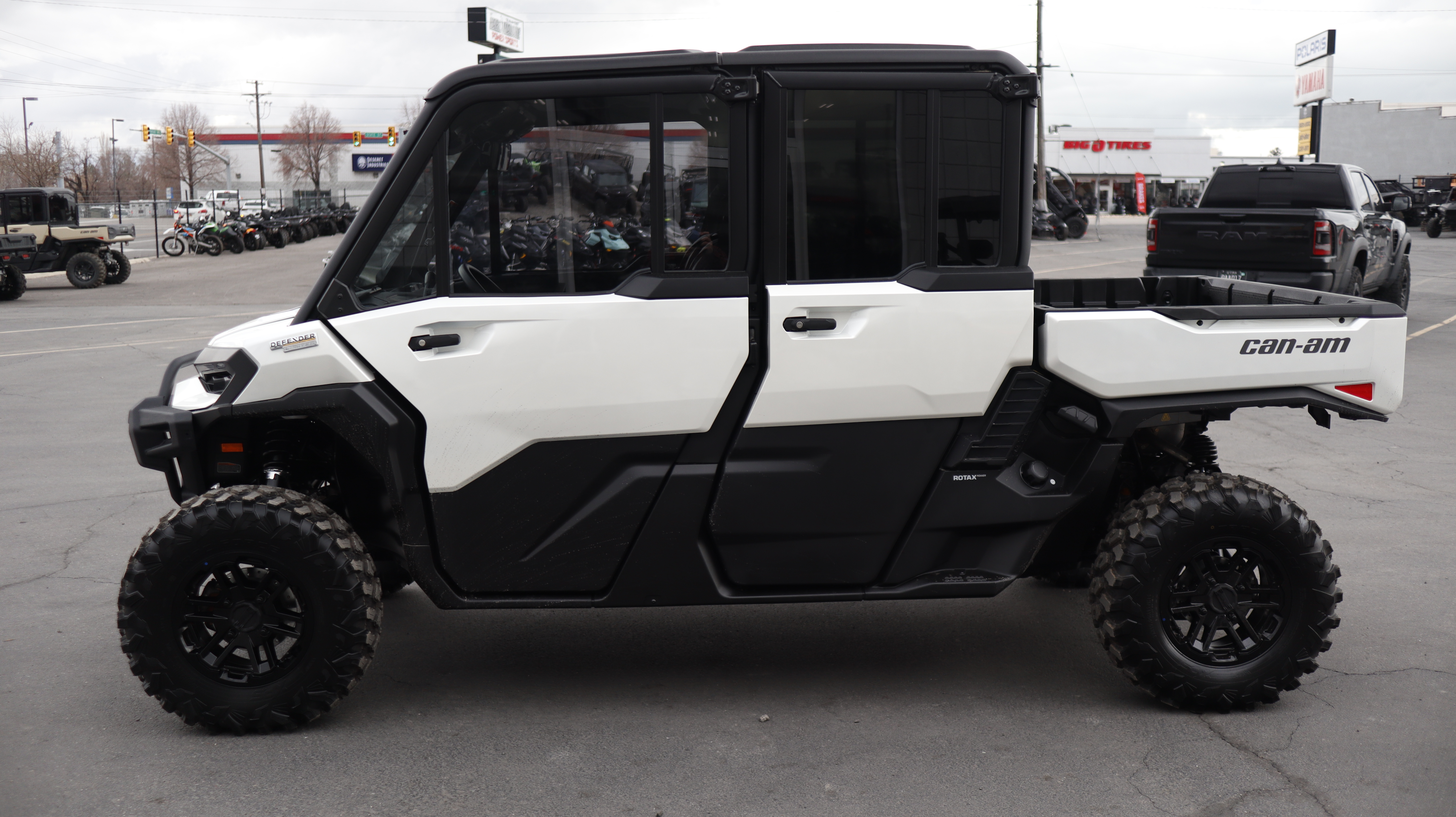 2027 CAN-AM Defender MAX Limited HD11 UTV