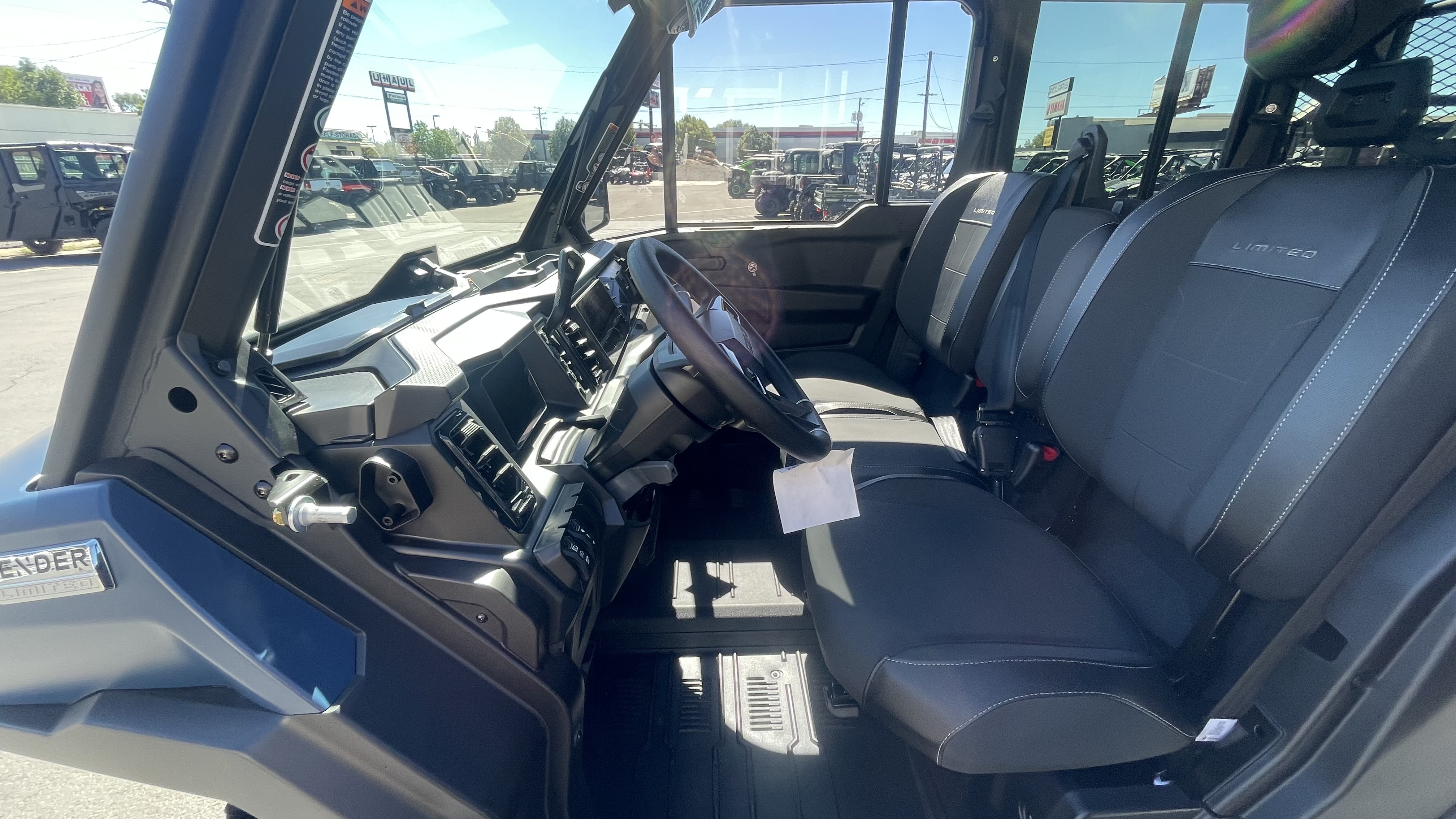 2027 CAN-AM Defender XU MAX Limited UTV