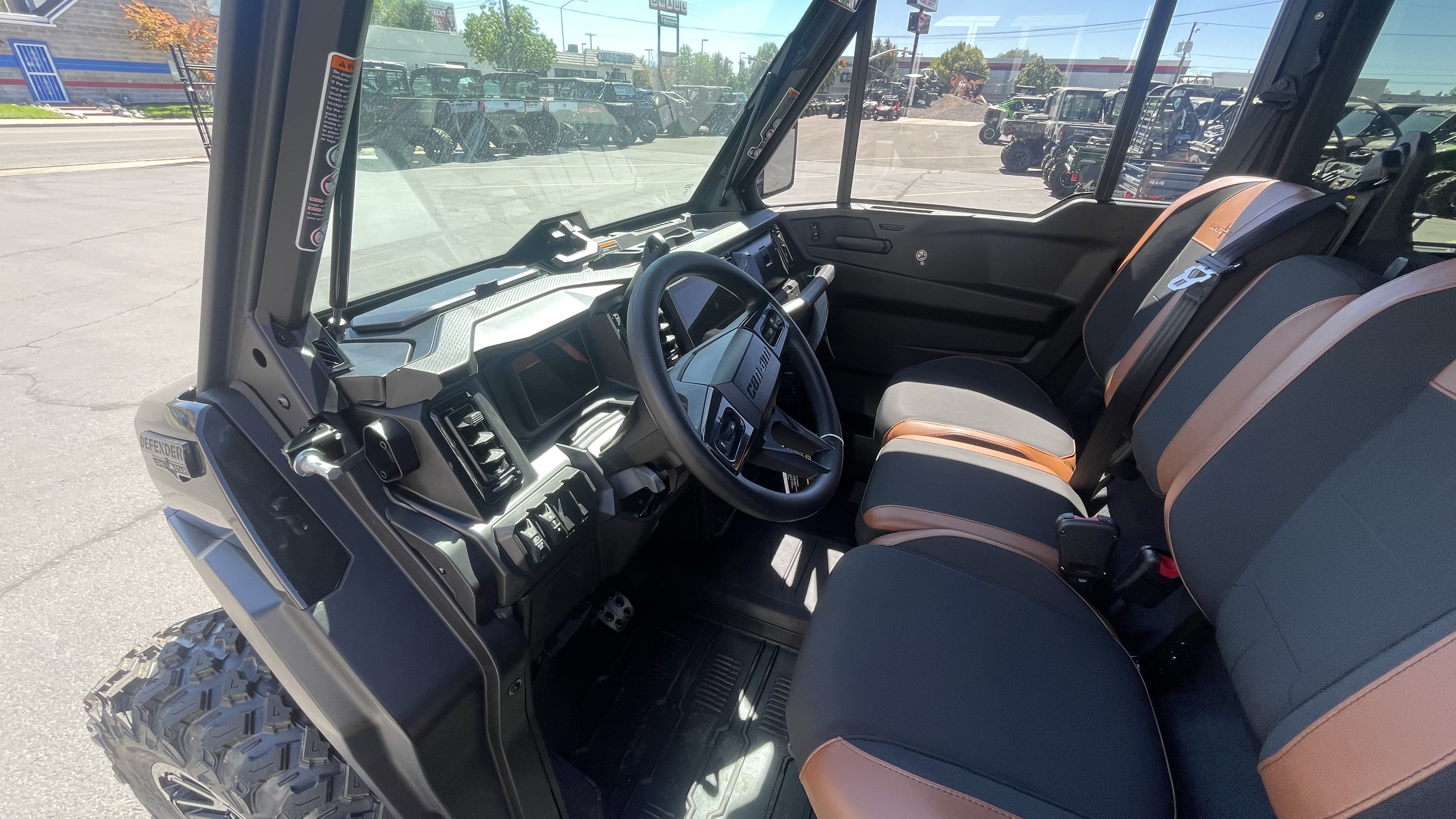 2027 CAN-AM Defender XU MAX LONE STAR CAB UTV