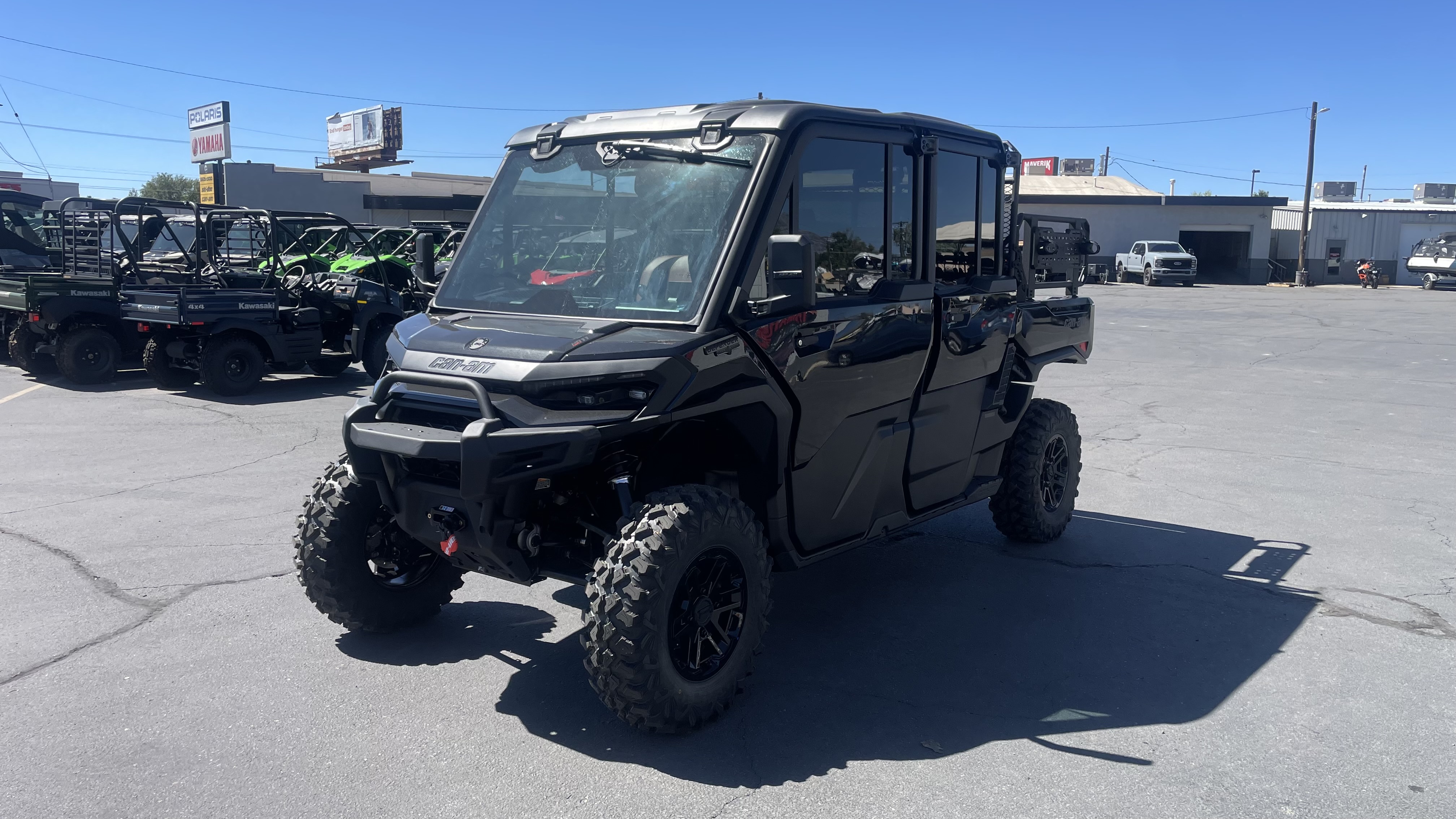 2027 CAN-AM Defender XU MAX LONE STAR CAB UTV
