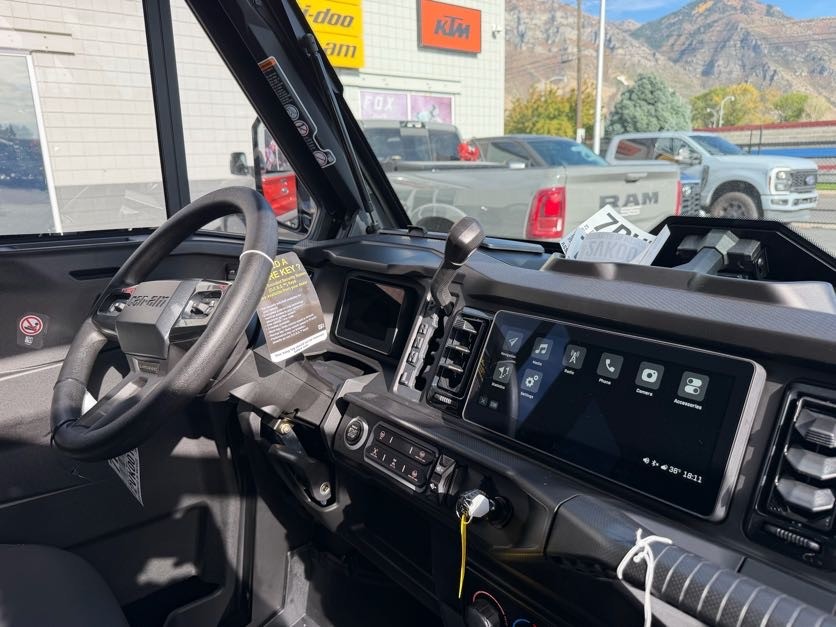 2027 CAN-AM Defender XU MAX Limited UTV
