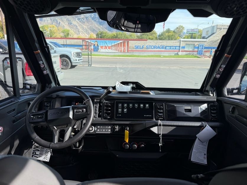 2027 CAN-AM Defender XU MAX Limited UTV