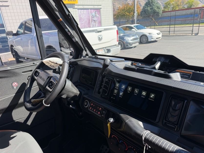 2027 CAN-AM Defender XU MAX LONE STAR CAB UTV