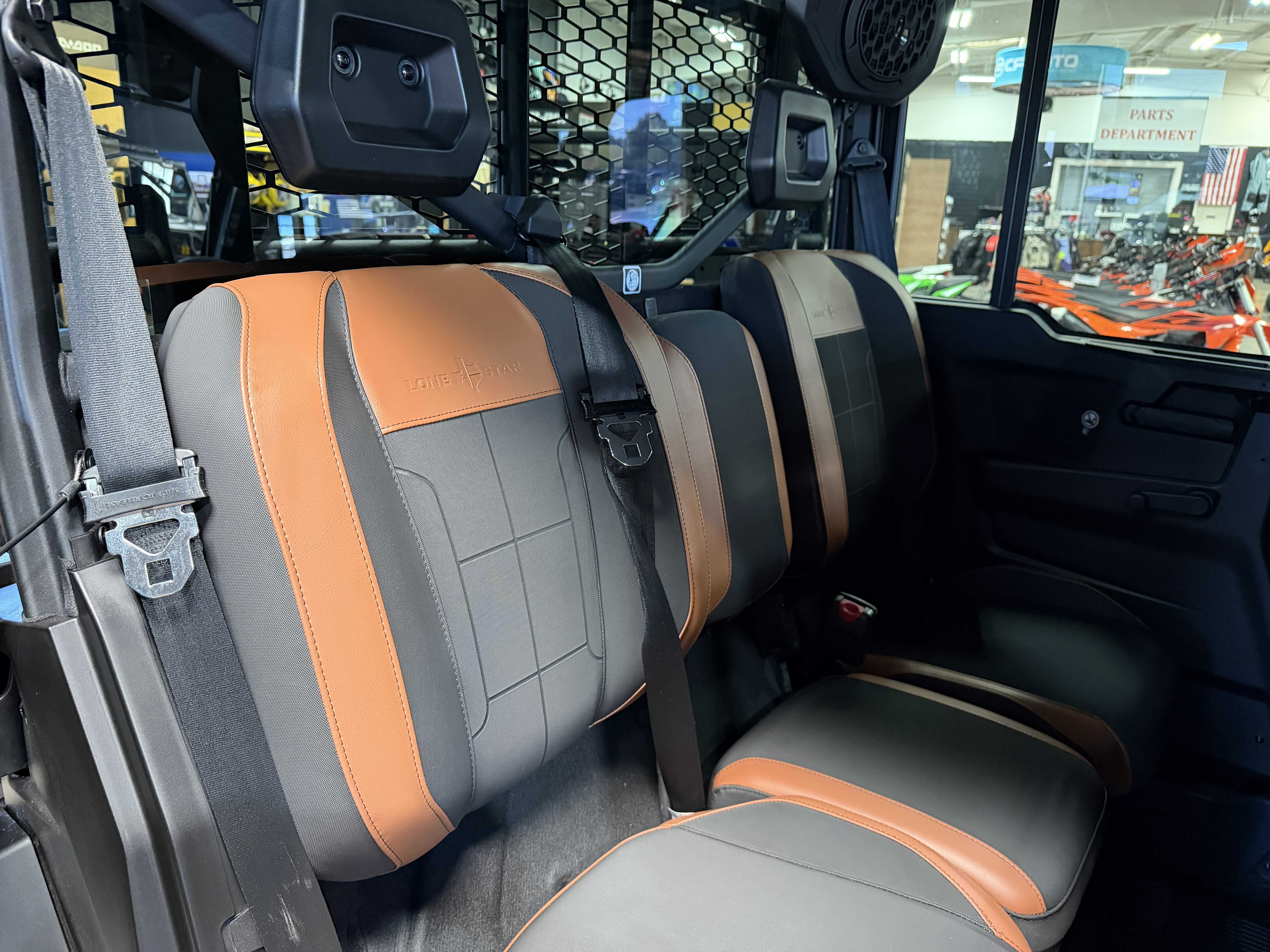 2027 CAN-AM Defender XU MAX LONE STAR CAB UTV