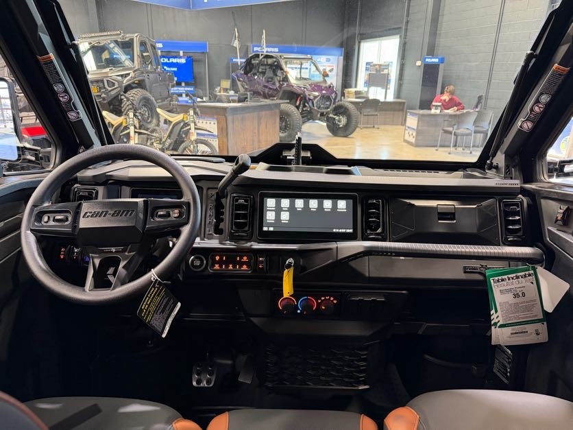 2027 CAN-AM Defender XU MAX LONE STAR CAB UTV